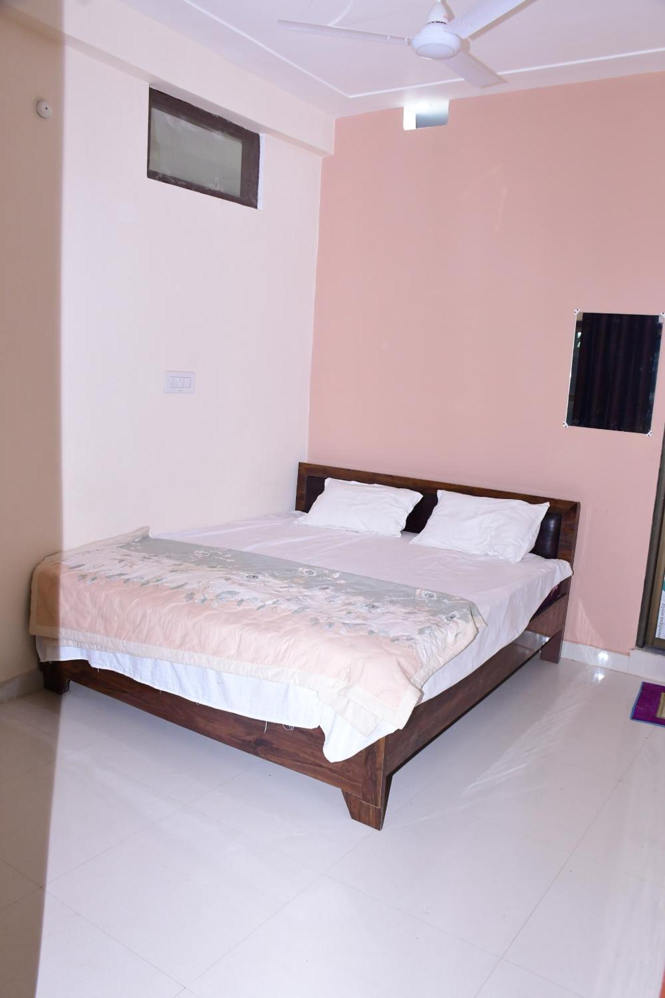 Shree Ram Hotel Ayodhya Exterior photo